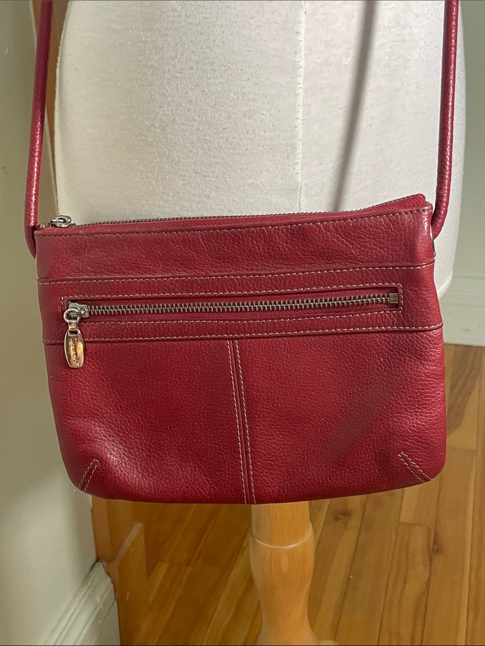 TIGNANELLO Red Pebbled Leather Crossbody Bag